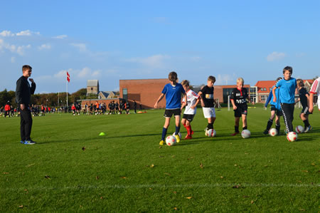 Hee SF og FC Tim-Hee havde torsdag d. 9. okt. 2014 besøg af 7 superliga spillere, samt 1 U19 og 1 U17 fra FC-Midtjylland